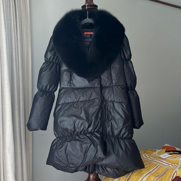 Alice and Olivia Down Puffer Jacket with REAL FOX FUR collar - Picture 4 of 10